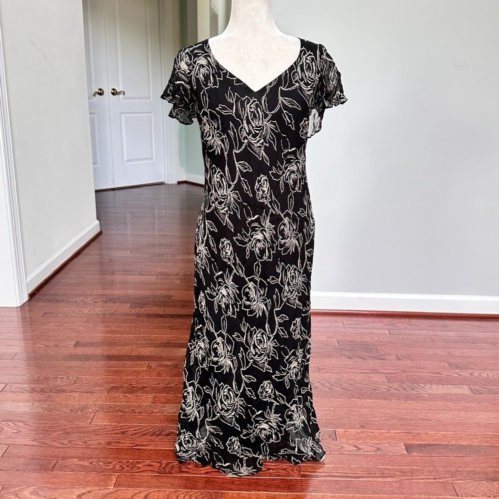 Avenue Black White Floral Feminine Flutter Sleeve Flowey Maxi Dress Size 14